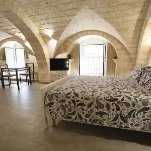 Apartment Due Passi Dal Borgo Antico 3, Bari